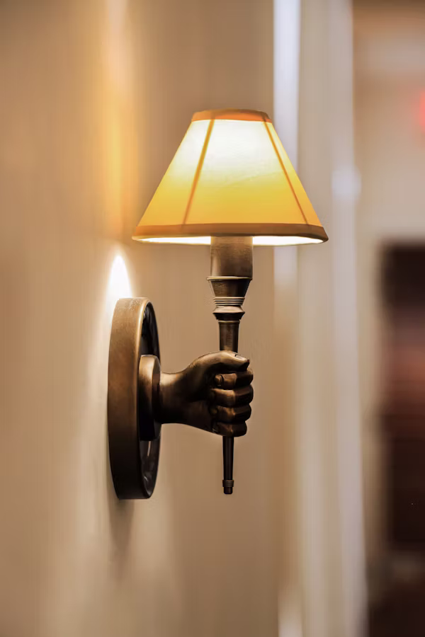 Feature wall lighting